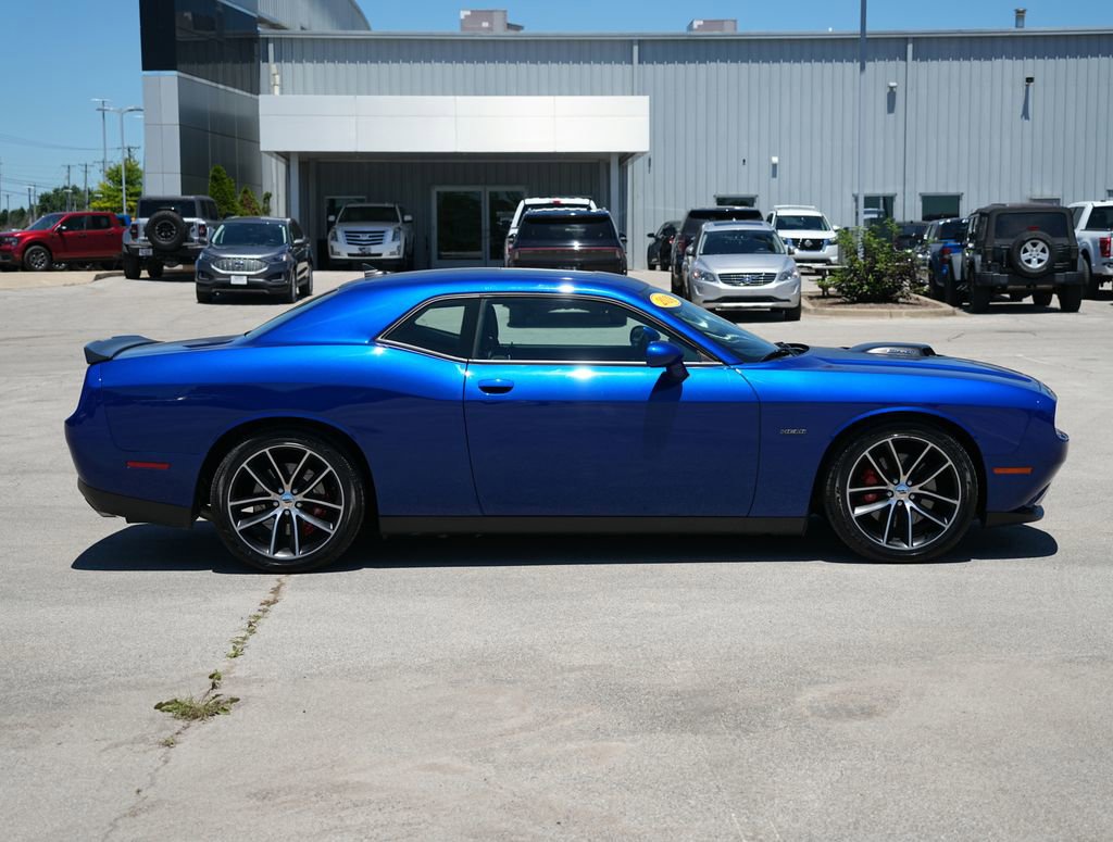 Used 2018 Dodge Challenger R/T RWD image 5