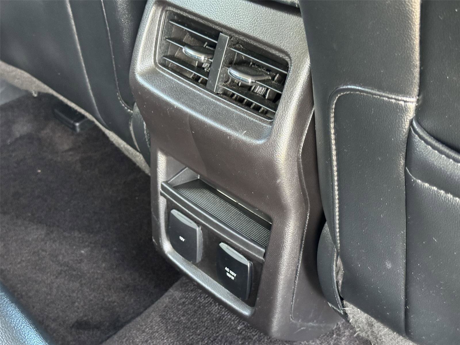 Used 2015 Ford Edge SEL w/ Equipment Group 201A FWD image 19