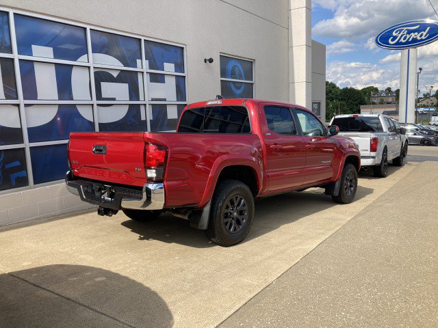 Used 2021 Toyota Tacoma SR5 AWD/4WD image 32