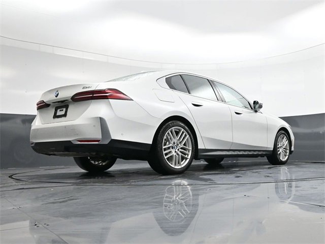 Used 2024 BMW 530i w/ Convenience Package image 26