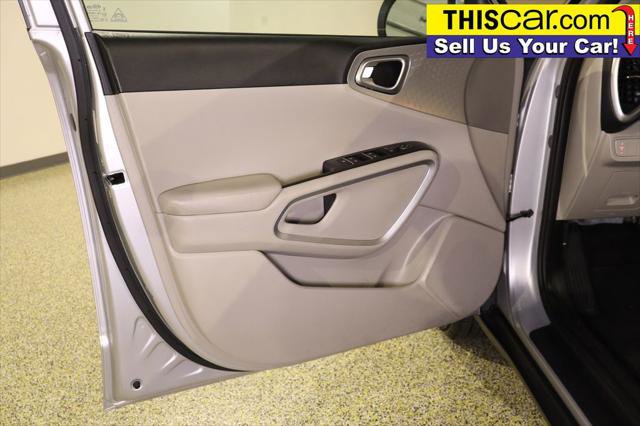 Used 2020 Kia Soul LX image 22