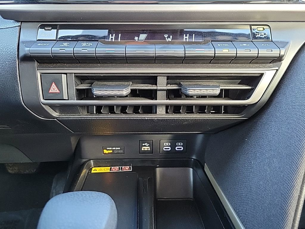 Used 2025 Toyota Camry LE image 21