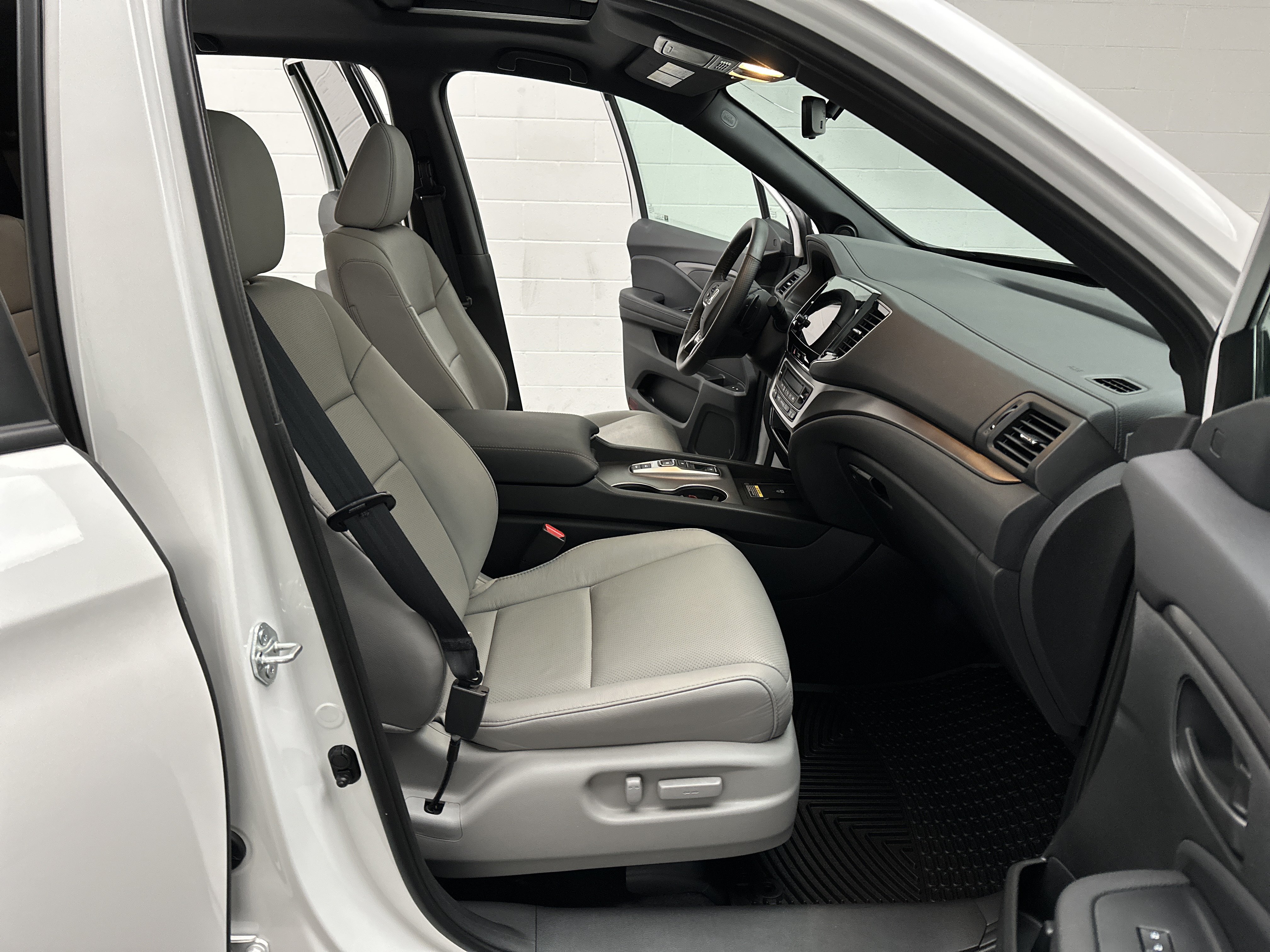 Used 2024 Honda Passport EX-L image 24