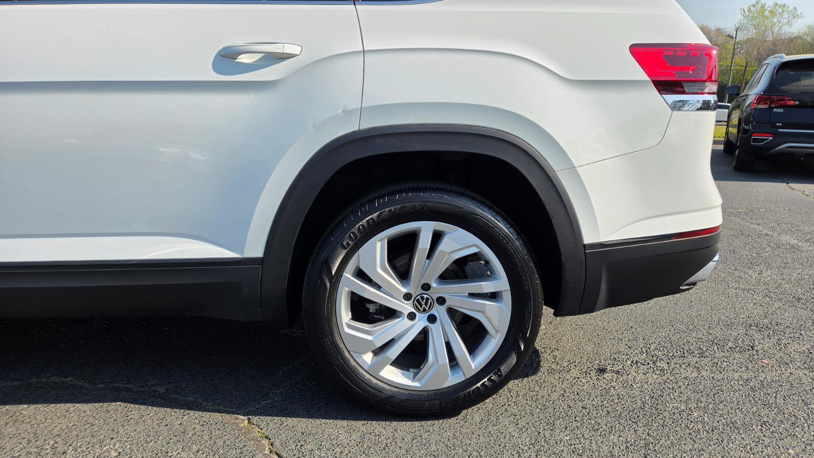 Certified 2022 Volkswagen Atlas SE image 49