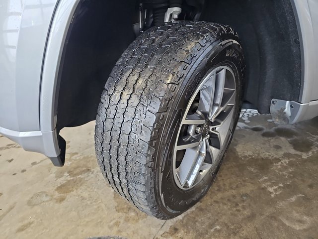 Used 2020 Jeep Grand Cherokee Overland image 32