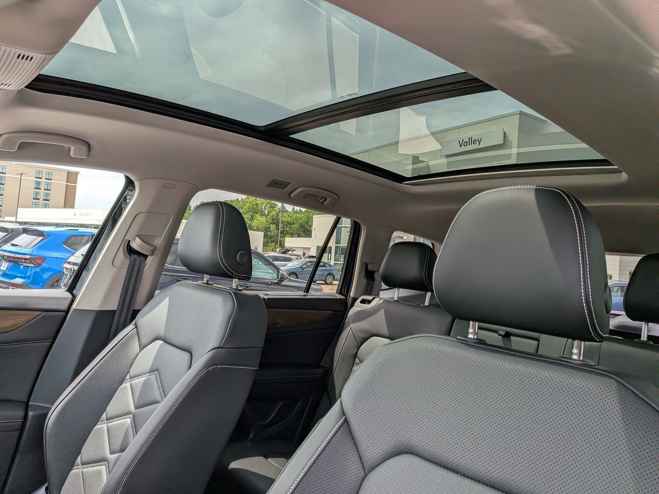 New 2026 Volkswagen Atlas SE FWD image 16
