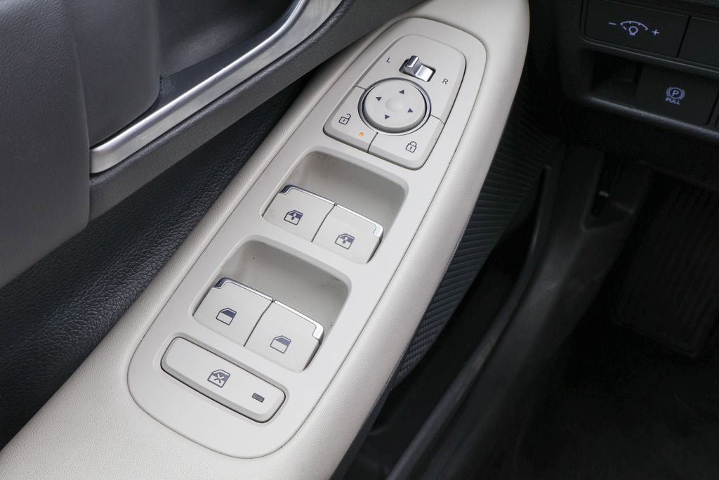 Used 2025 Hyundai Sonata SEL FWD image 17