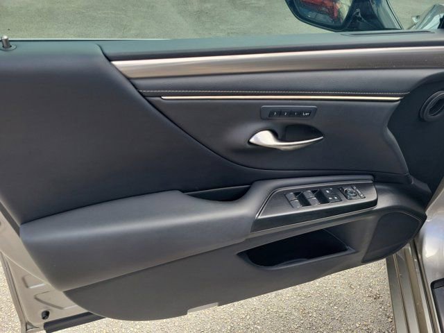 Used 2021 Lexus ES 350 F Sport w/ Accessory Package image 18