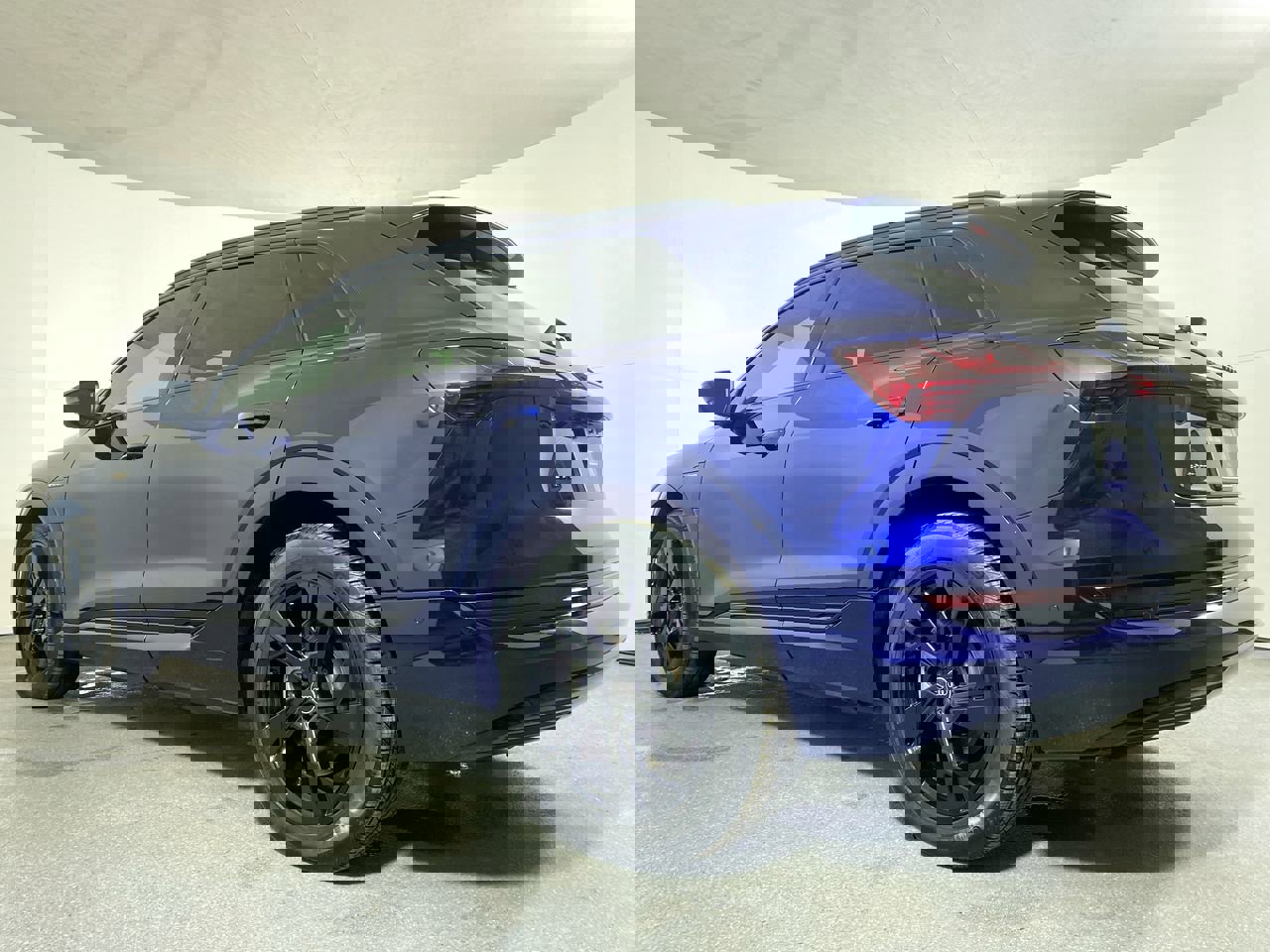 Certified 2021 Audi e-tron Premium w/ Convenience Plus Package image 31