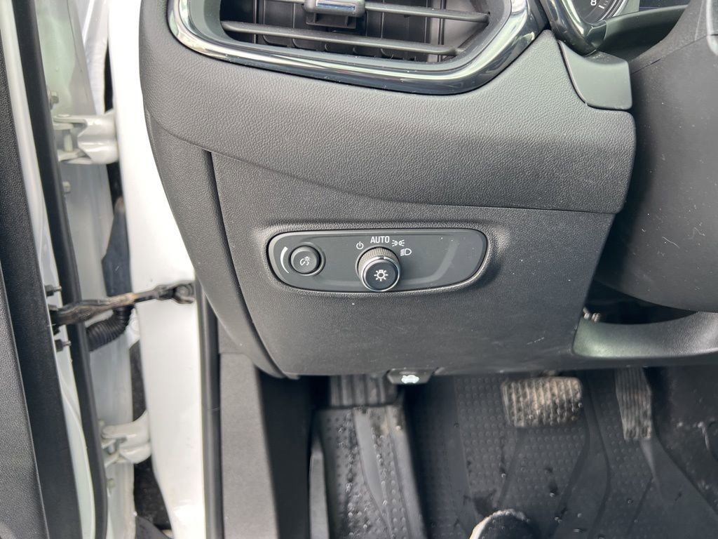 Used 2023 Chevrolet Equinox RS image 17