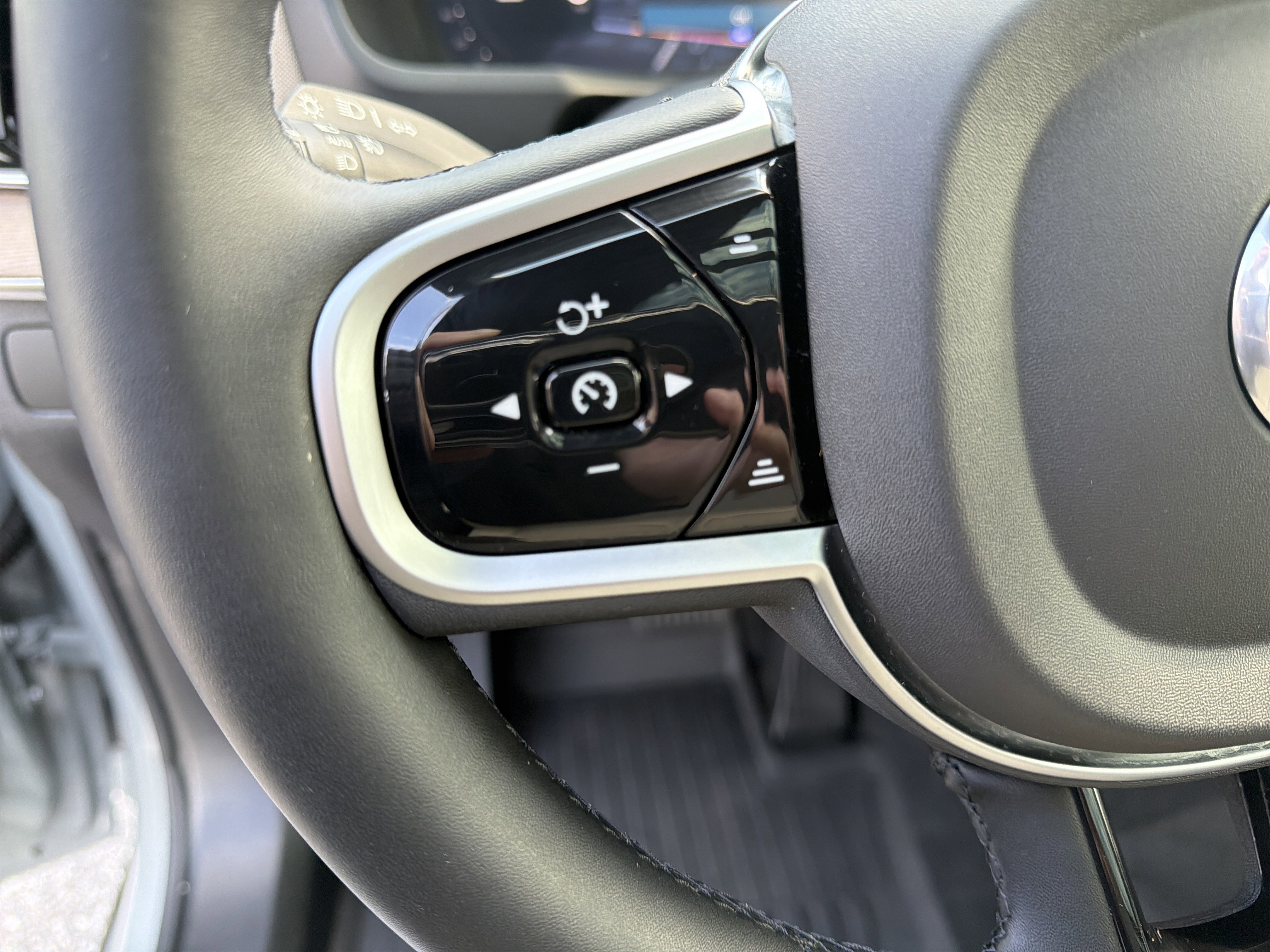 Used 2026 Volvo XC90 B6 Plus w/ Protection Package Premier image 19