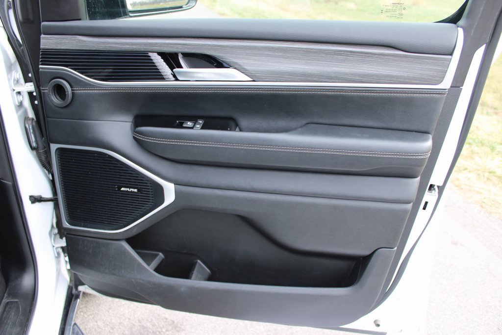 Used 2024 Jeep Wagoneer L Series II image 19