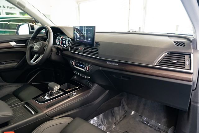 Used 2021 Audi Q5 Prestige w/ Prestige Package AWD/4WD image 33
