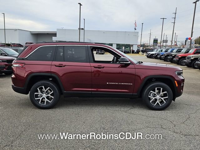 New 2025 Jeep Grand Cherokee Limited w/ Trailer Tow Package image 15