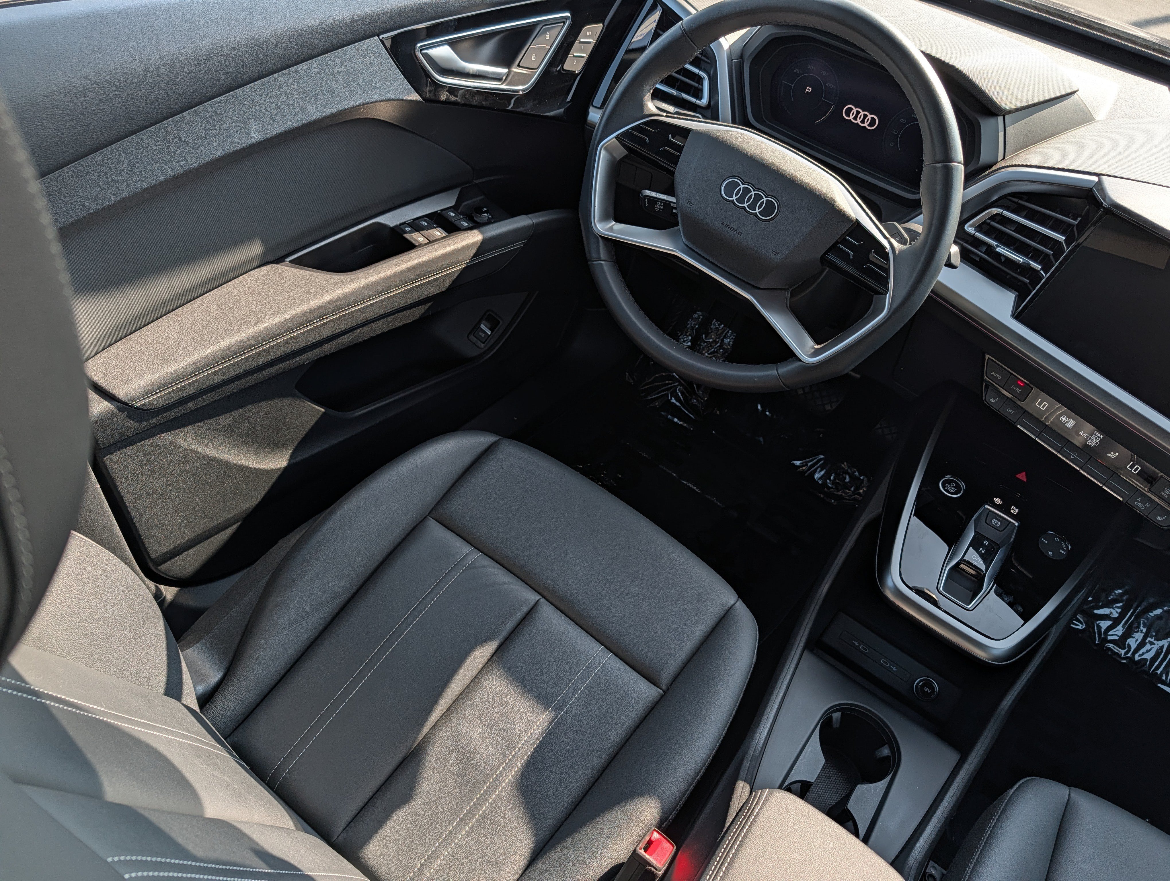 Used 2023 Audi Q4 e-tron Premium Plus w/ Premium Plus AWD/4WD image 9