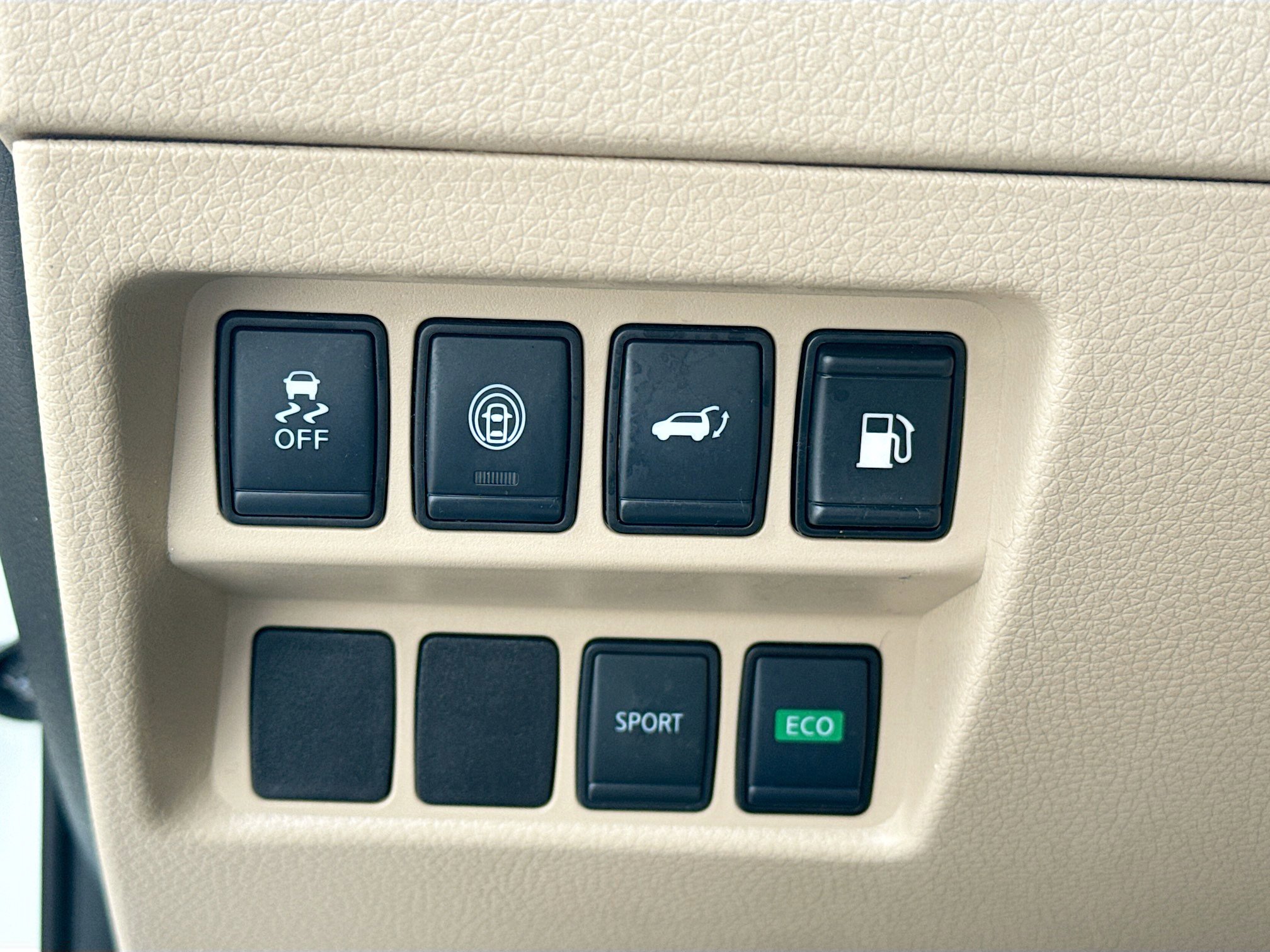 Used 2020 Nissan Rogue SV image 33