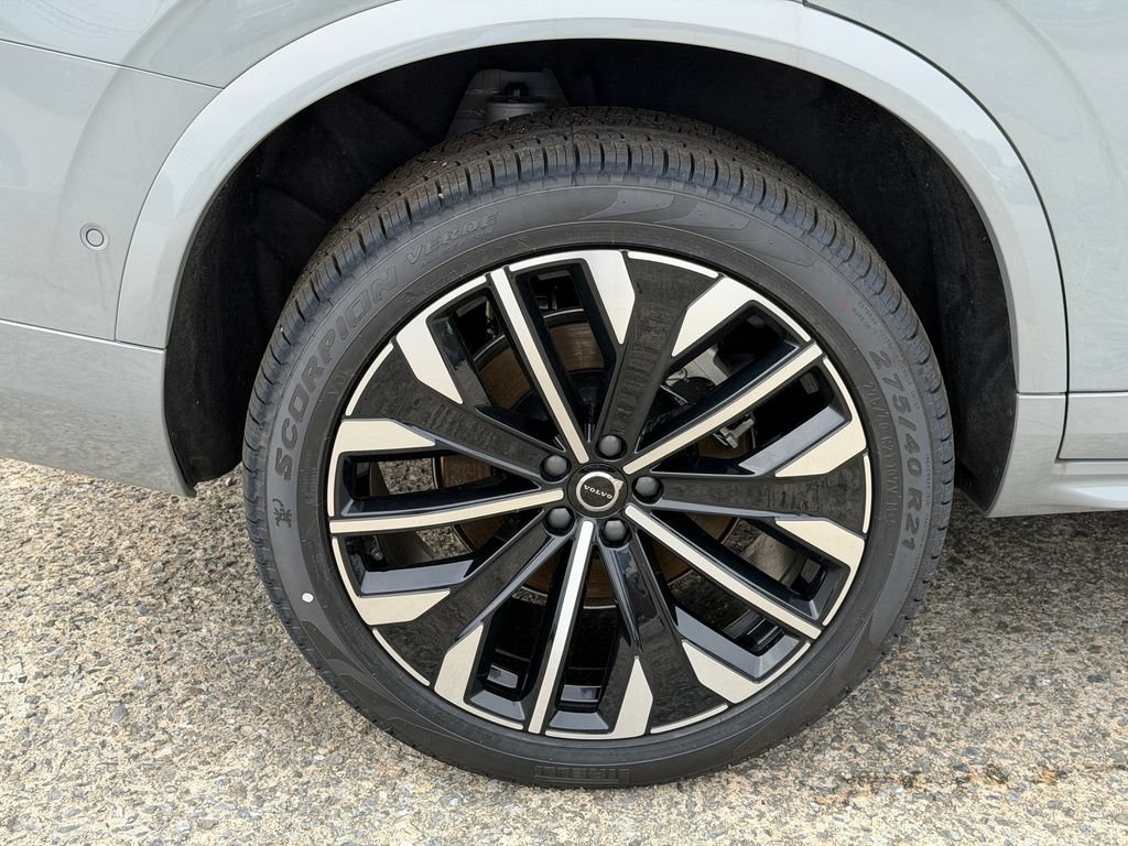 New 2026 Volvo XC90 B6 Plus w/ Protection Package Premier AWD/4WD image 6