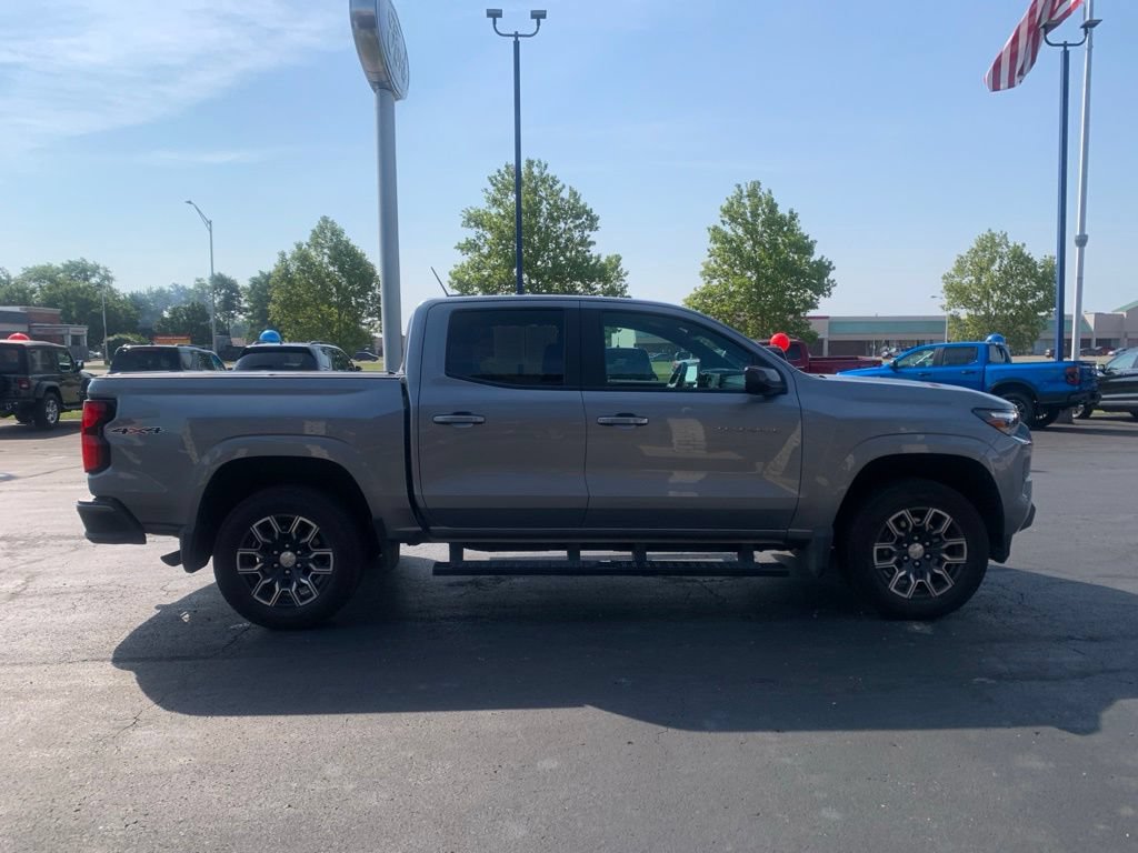 Used 2024 Chevrolet Colorado LT w/ LT Convenience Package III AWD/4WD image 2