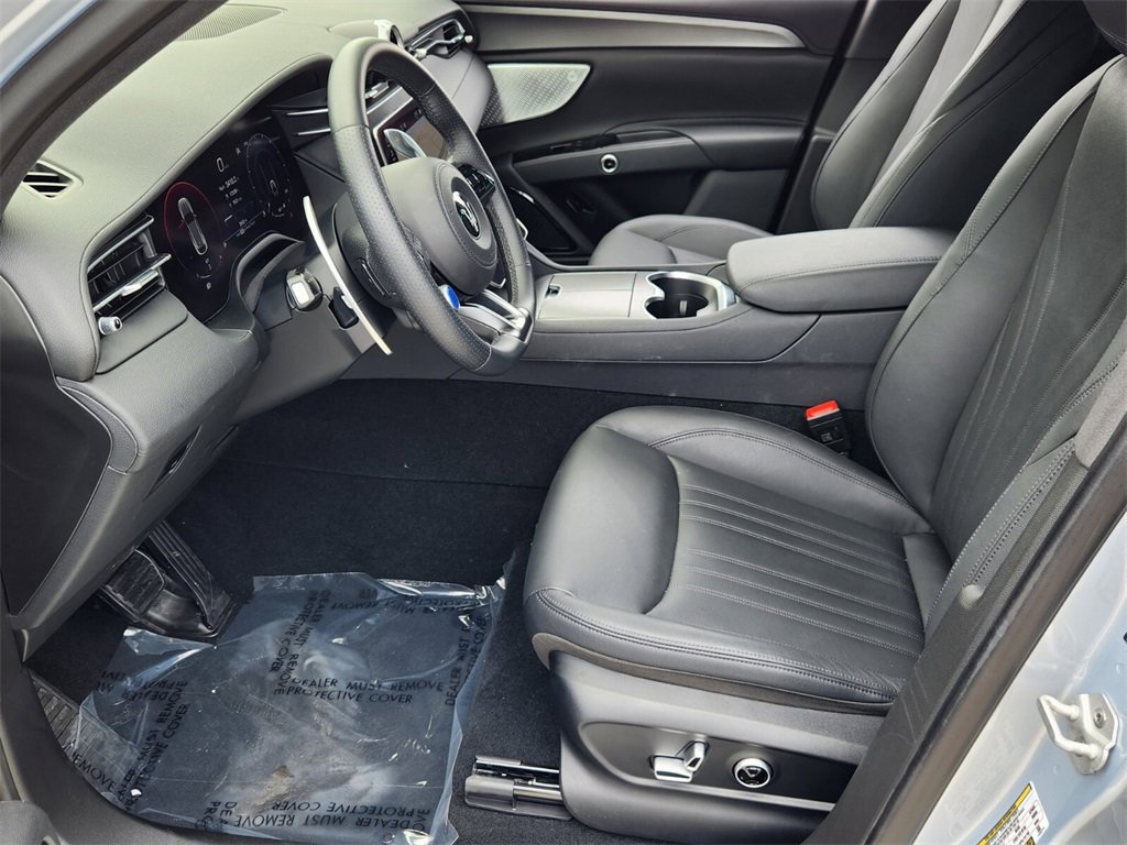 New 2024 Maserati Grecale GT image 6