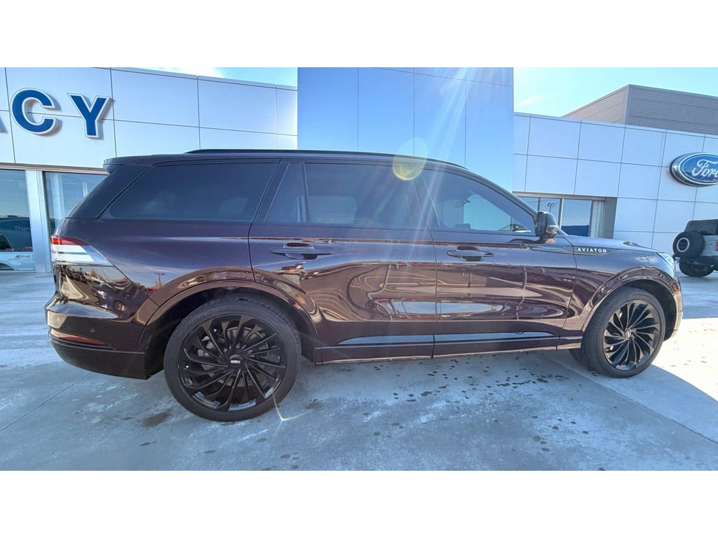 Used 2023 Lincoln Aviator Reserve w/ Equipment Group 201A image 8