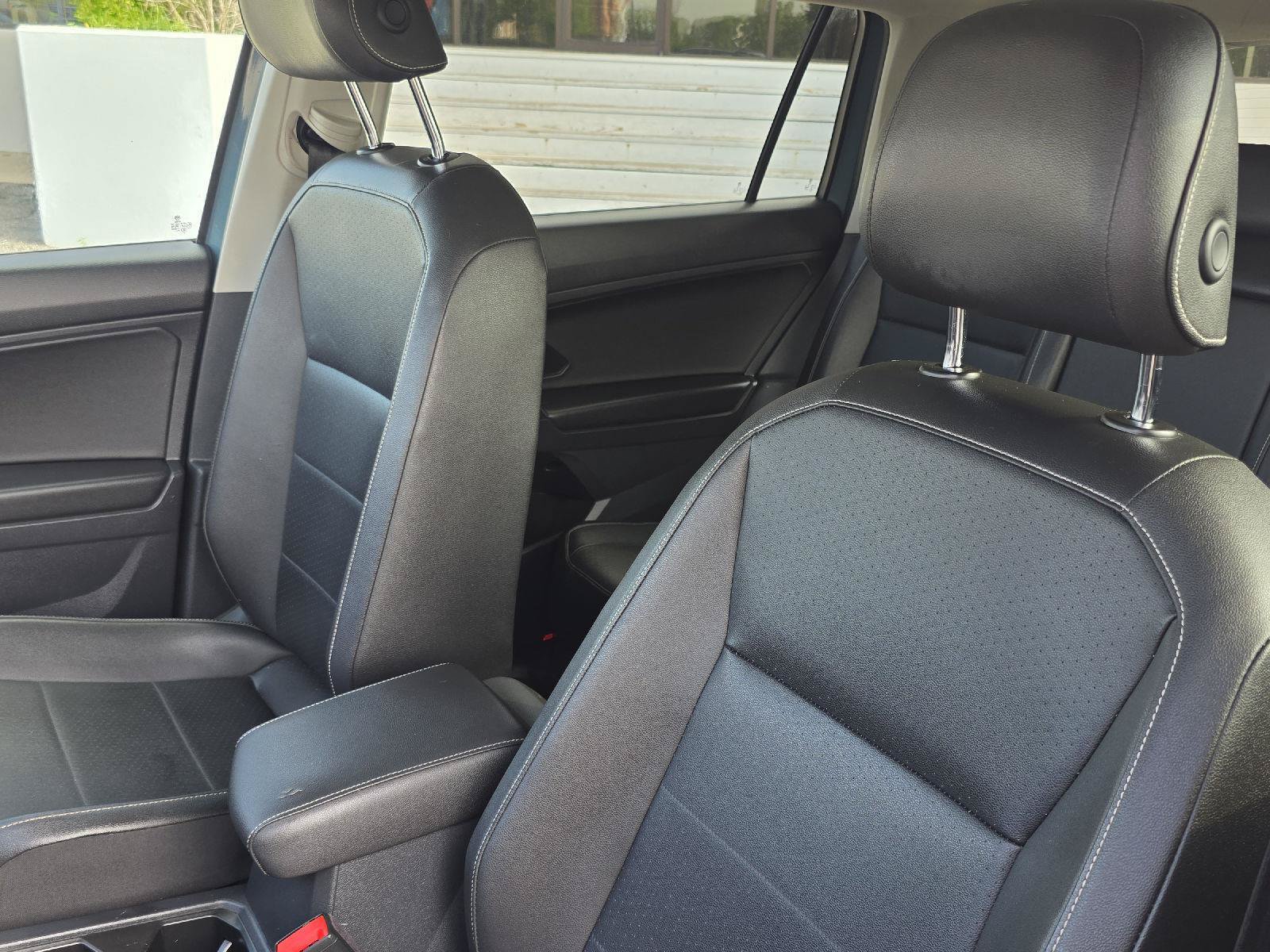 Used 2021 Volkswagen Tiguan SEL AWD/4WD image 34