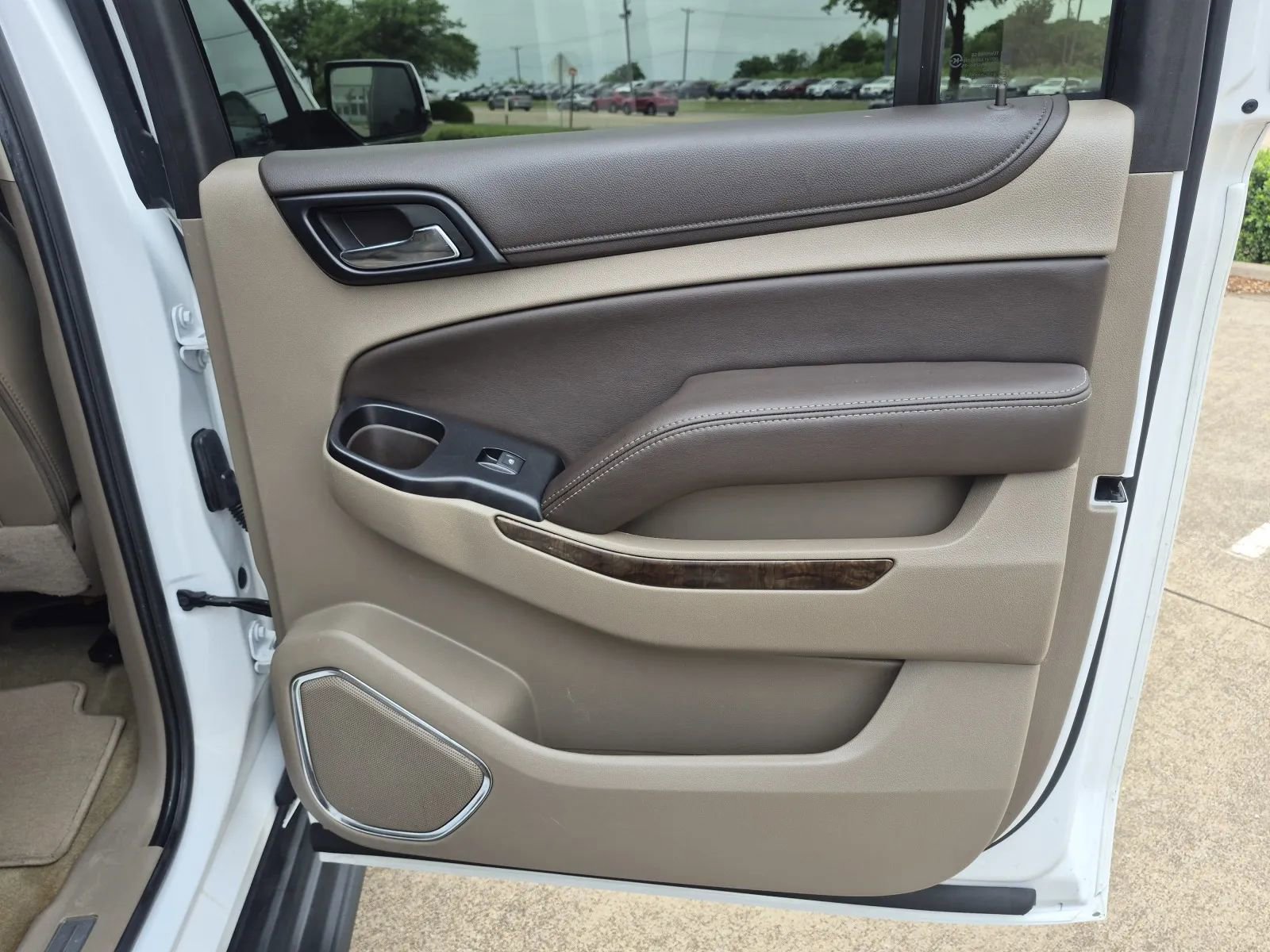 Used 2018 Chevrolet Suburban LT AWD/4WD image 18