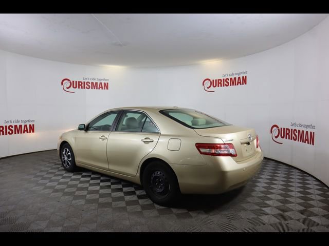 Used 2011 Toyota Camry LE image 9