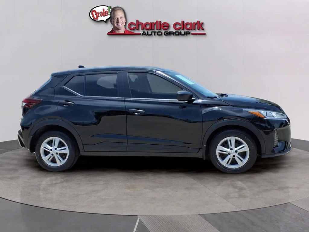 Used 2024 Nissan Kicks S FWD image 6