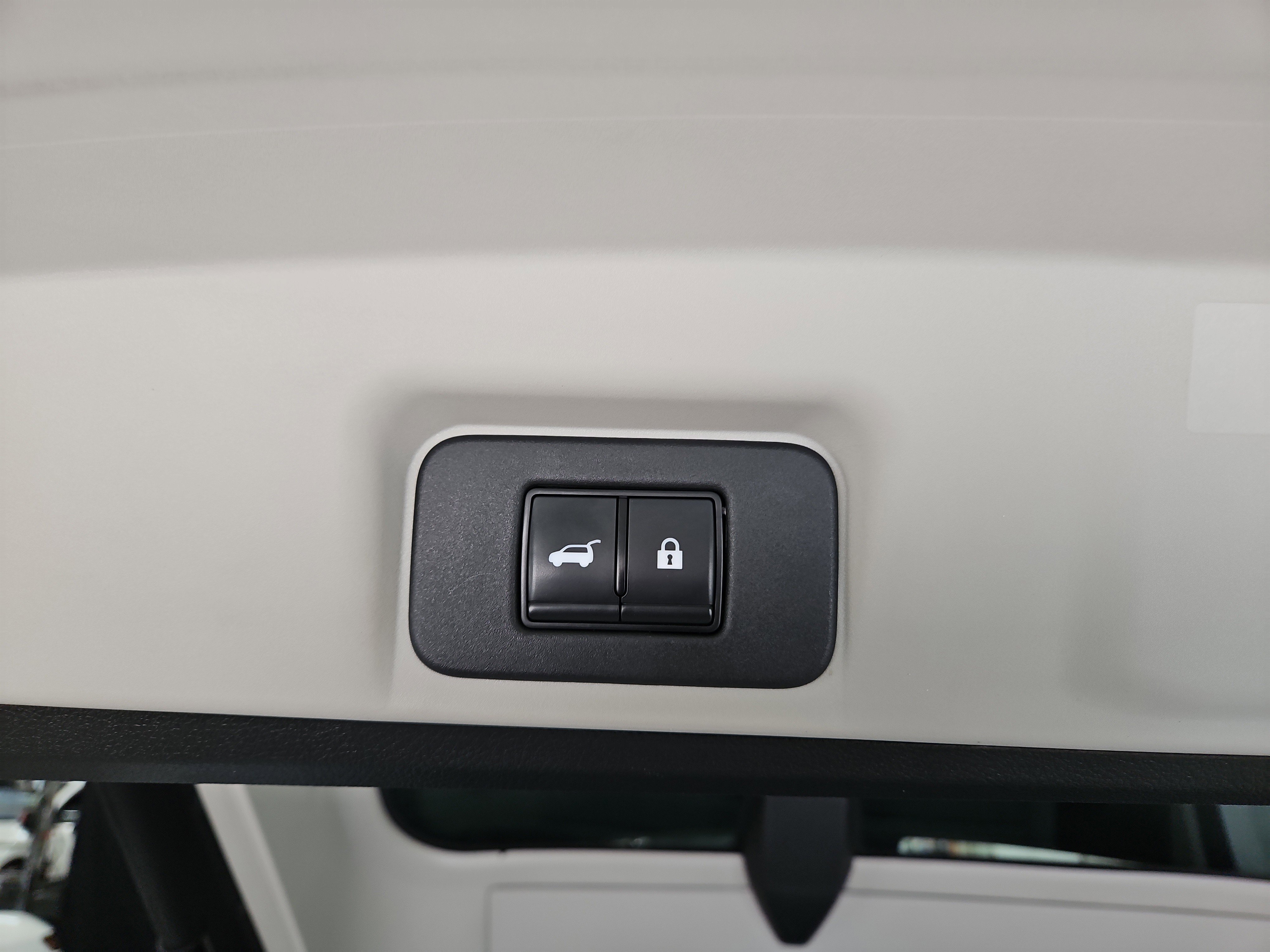 Used 2023 Nissan Ariya AWD/4WD image 14