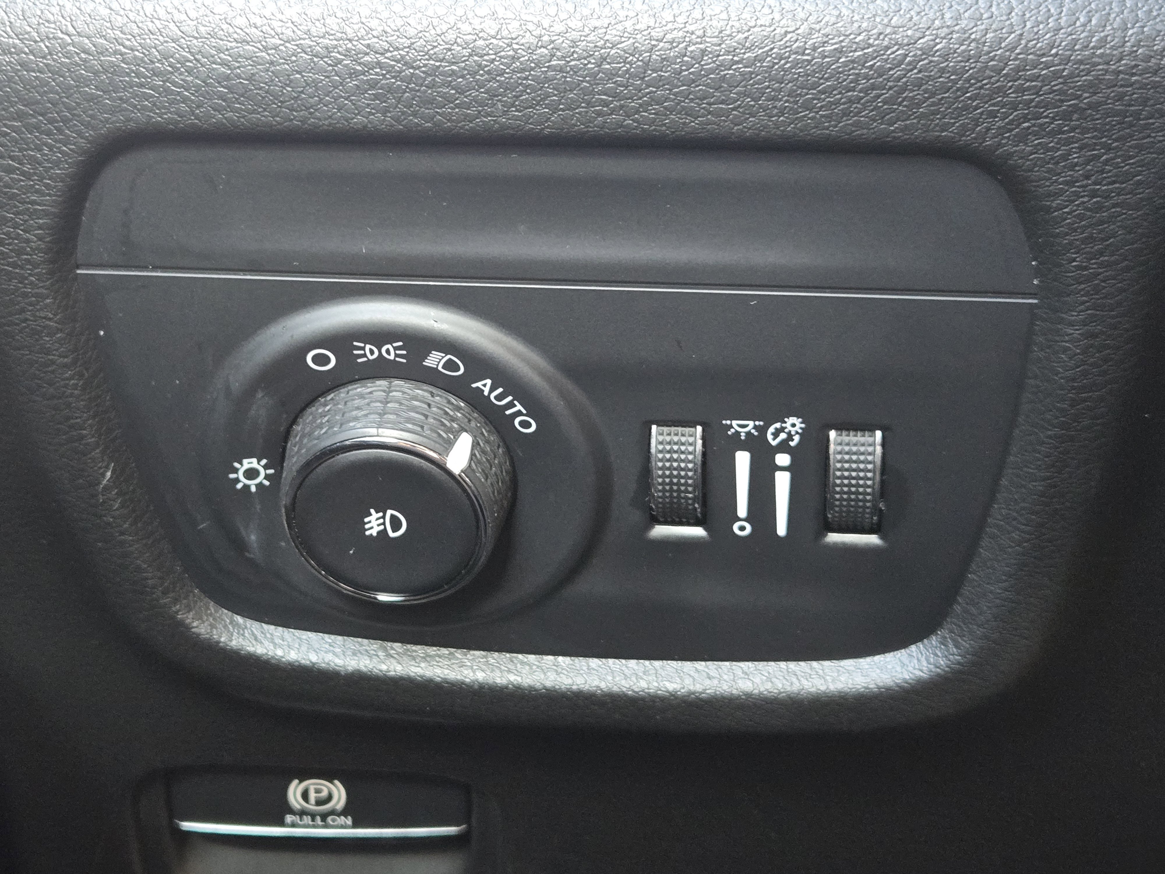 Used 2024 Jeep Grand Cherokee L Limited w/ Luxury Tech Group II image 25