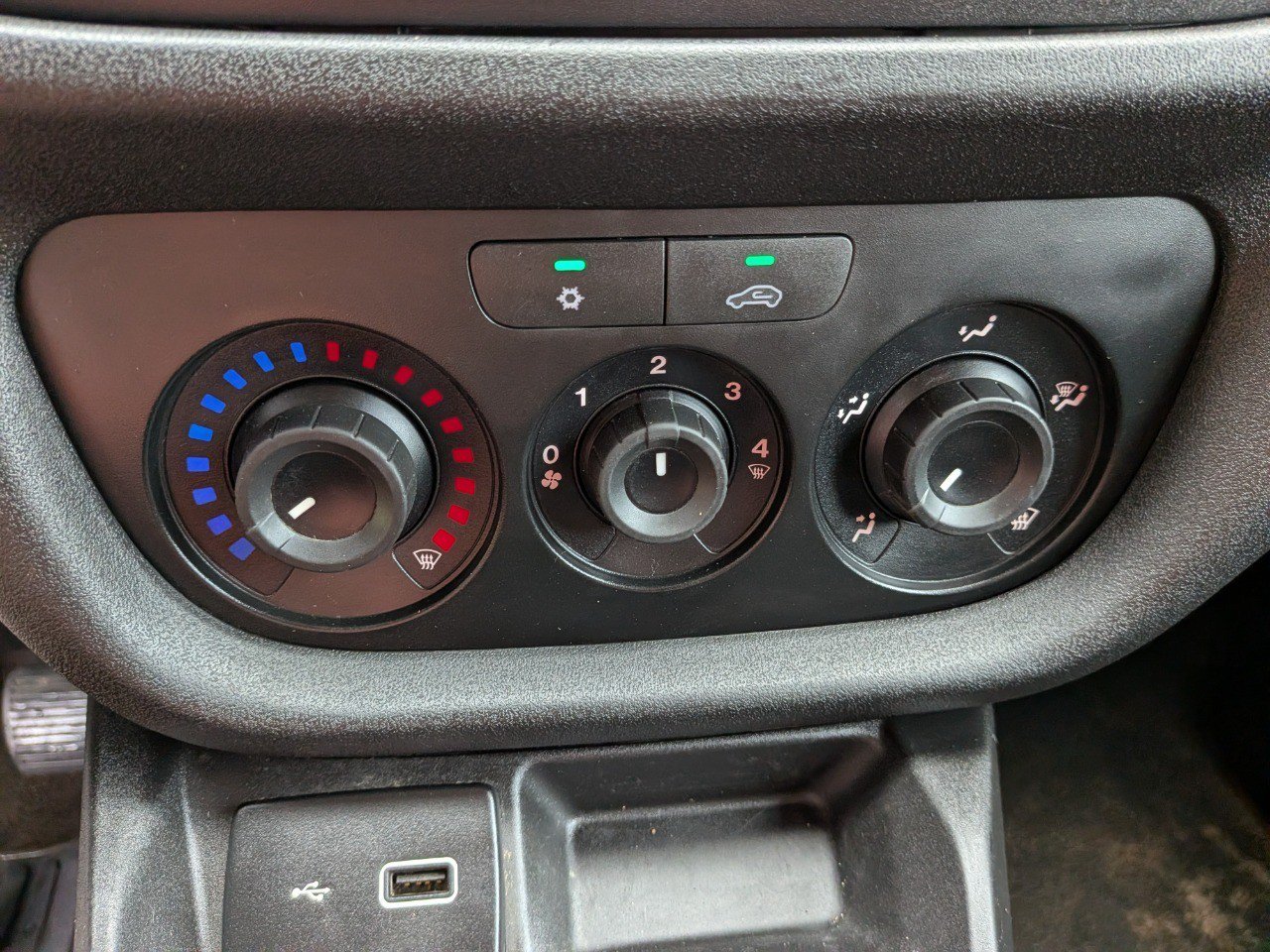 Used 2022 RAM ProMaster City Tradesman FWD image 30