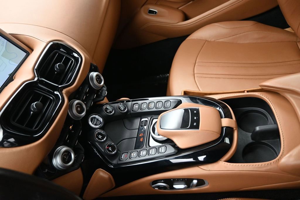 Used 2020 Aston Martin V8 Vantage Coupe RWD image 20
