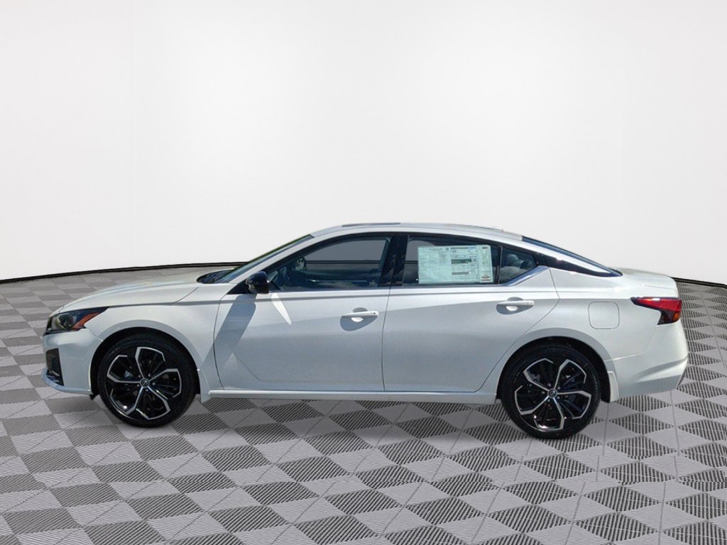 New 2025 Nissan Altima 2.5 SR image 7
