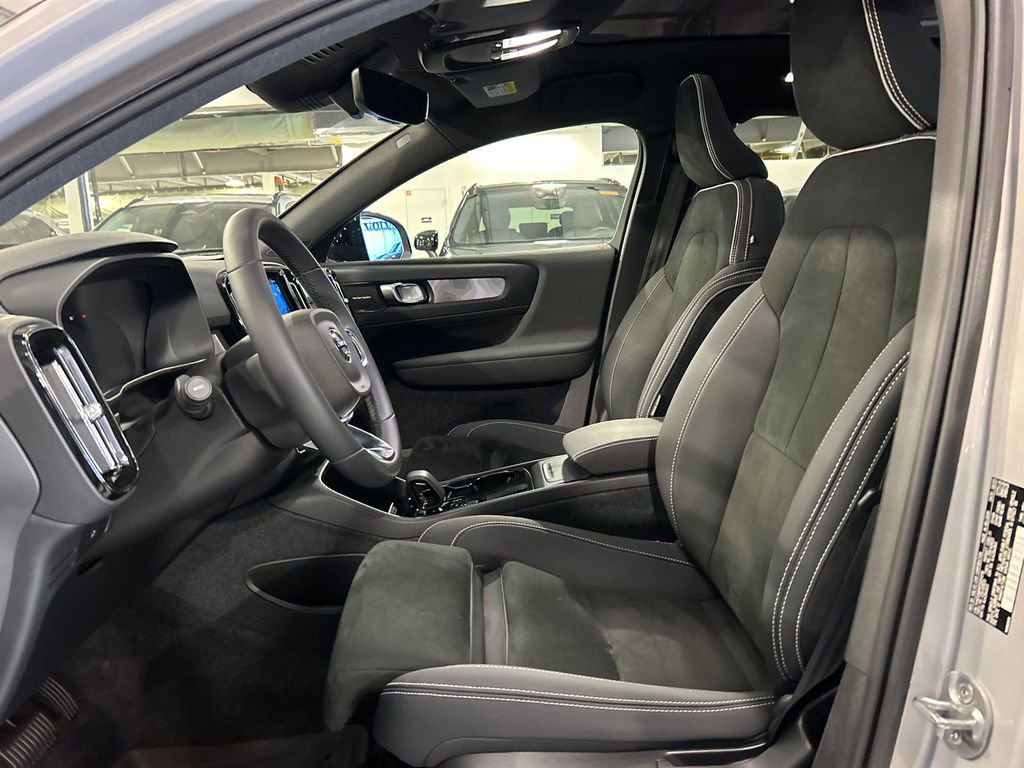 Certified 2023 Volvo C40 P8 Recharge Ultimate image 10