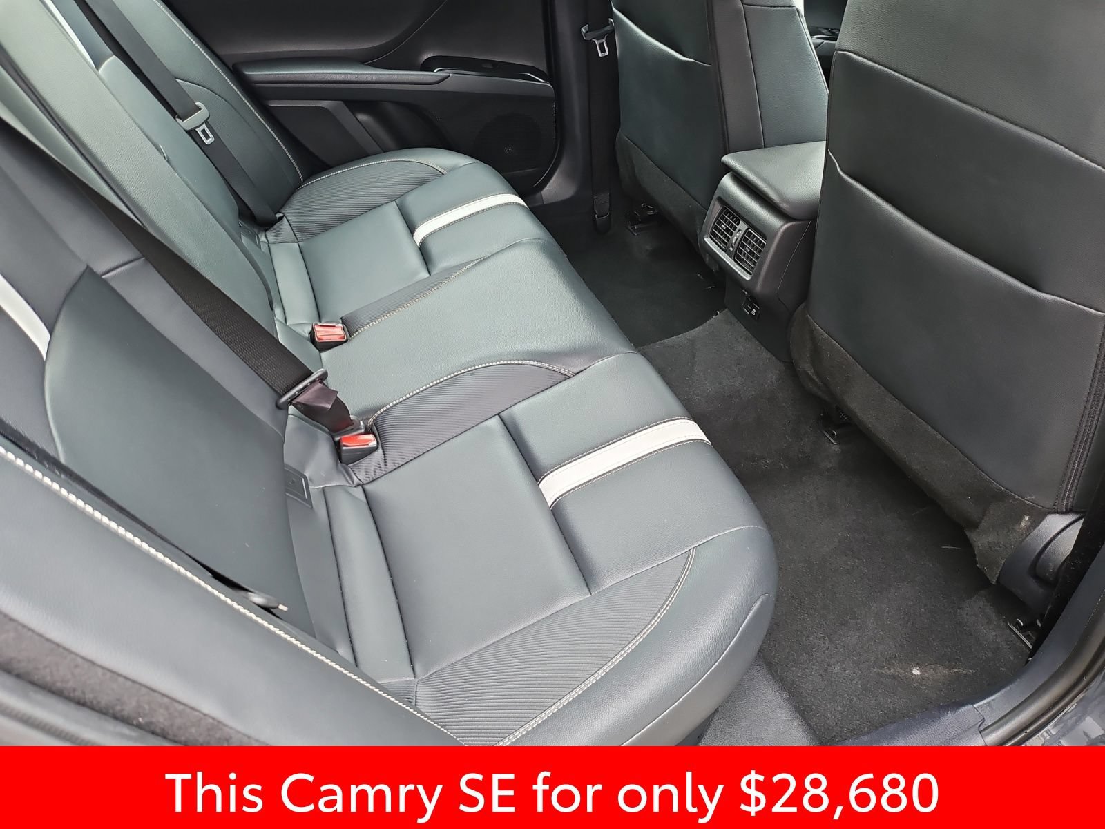 Used 2025 Toyota Camry SE FWD image 32