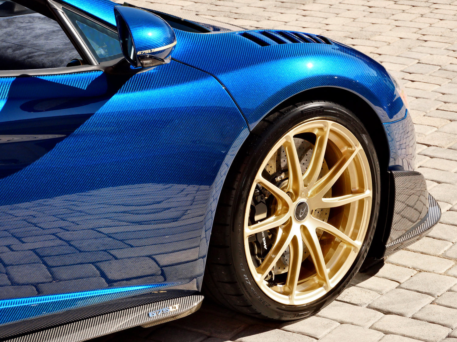 Used 2016 McLaren 675LT Spider RWD image 19