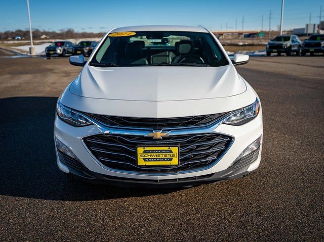 Used 2024 Chevrolet Malibu LT image 2