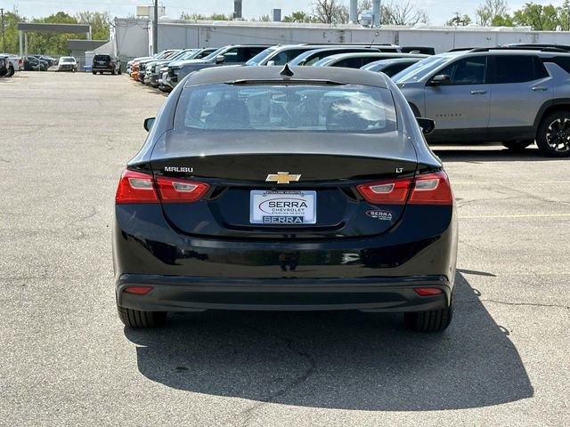 Used 2016 Chevrolet Malibu LT FWD image 4