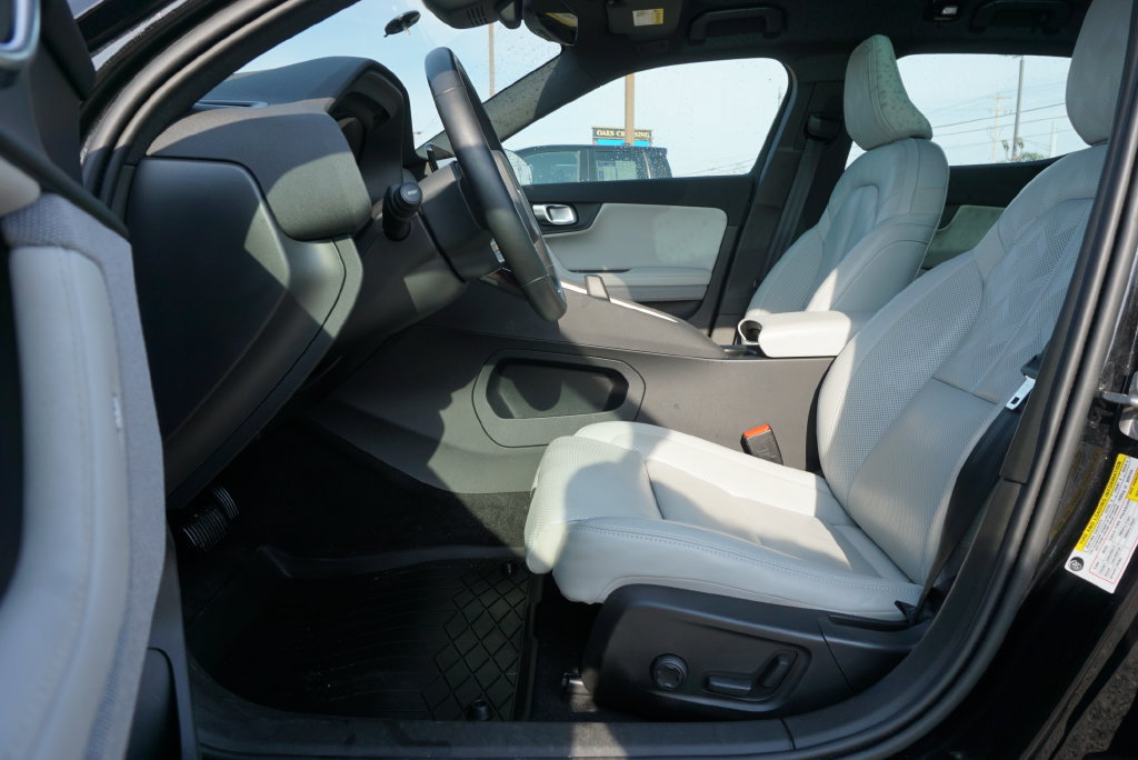 Used 2023 Polestar Polestar 2 w/ Pilot Pack AWD/4WD image 18