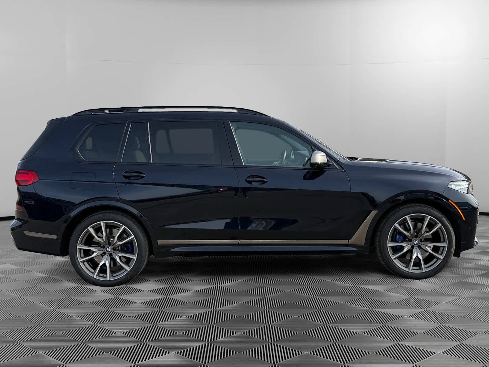 Used 2022 BMW X7 M50i image 6