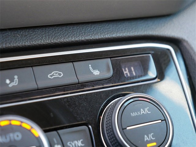 Used 2022 Volkswagen Atlas SE w/ Black Wheel Package image 31