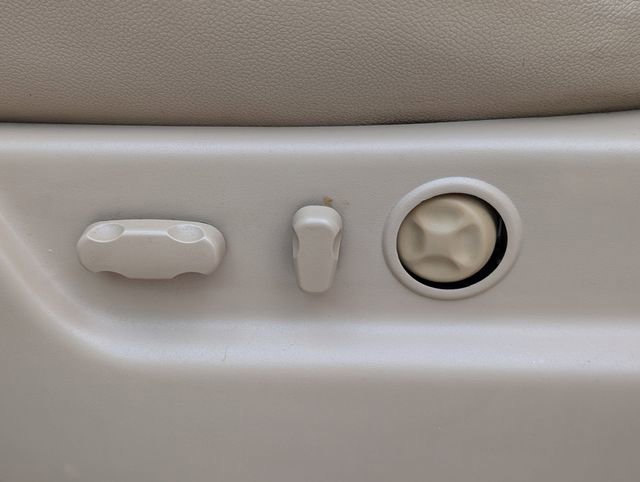 Used 2014 Chevrolet Suburban LTZ image 14