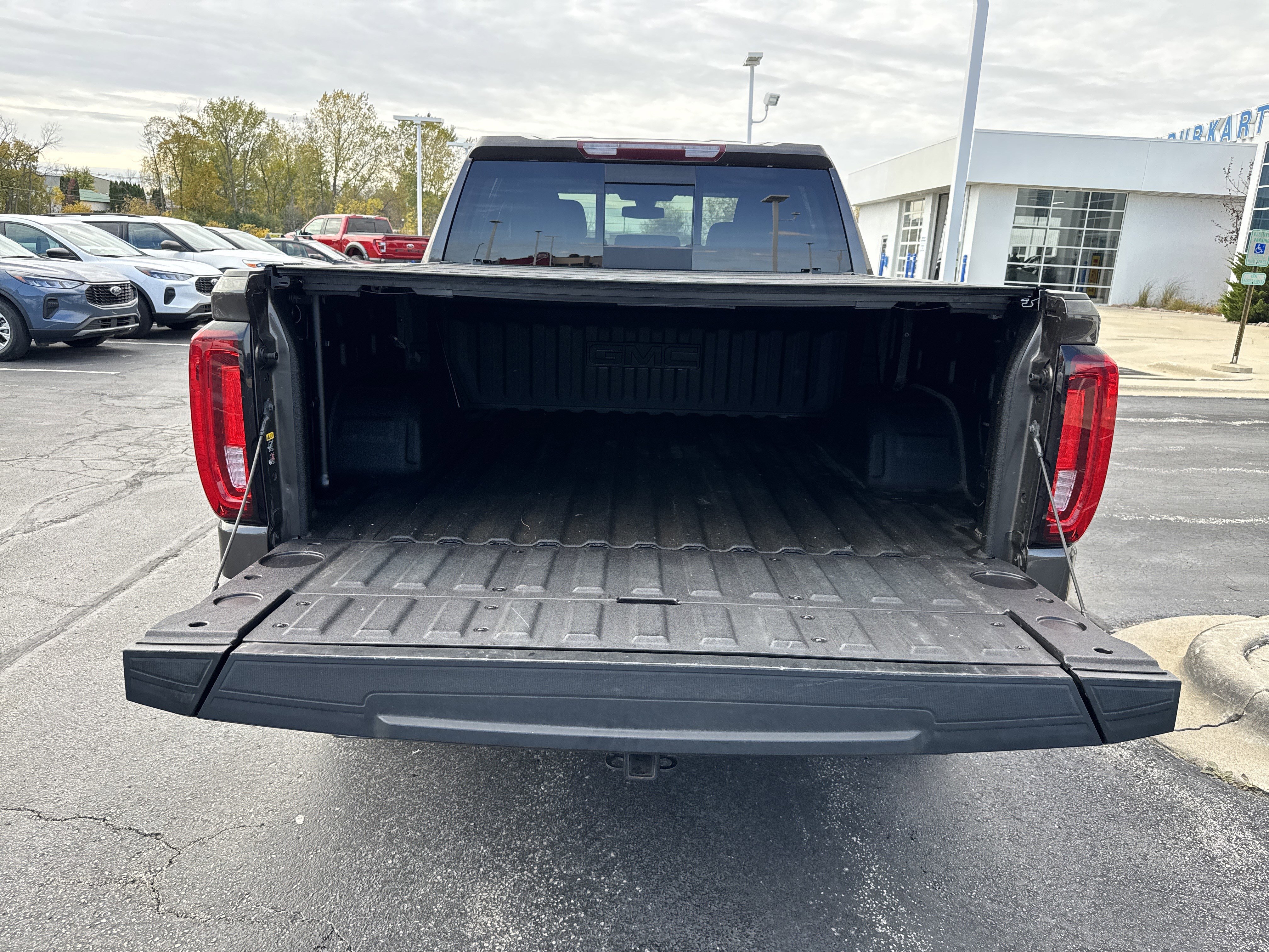 Used 2019 GMC Sierra 1500 SLT w/ SLT Premium Package image 21