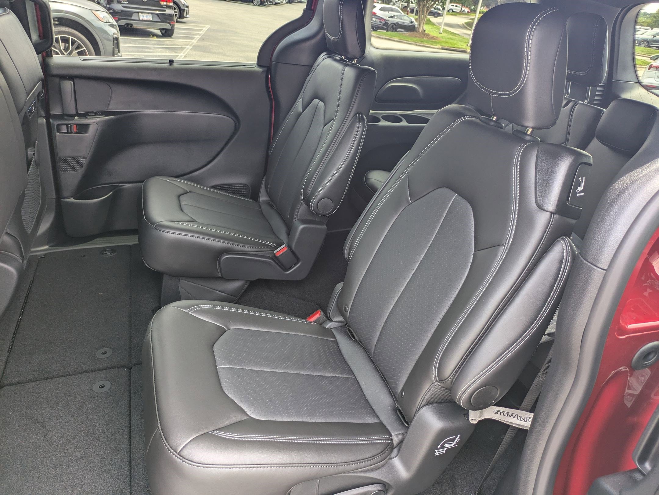 New 2026 Chrysler Pacifica Select image 23