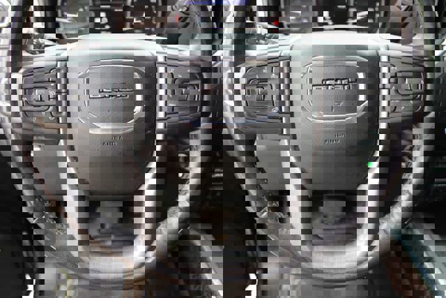 Used 2021 GMC Sierra 2500 Denali w/ Denali Black Diamond Edition image 12