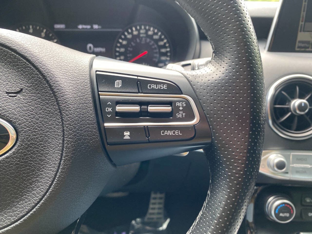 Used 2020 Kia Stinger GT1 AWD/4WD image 25