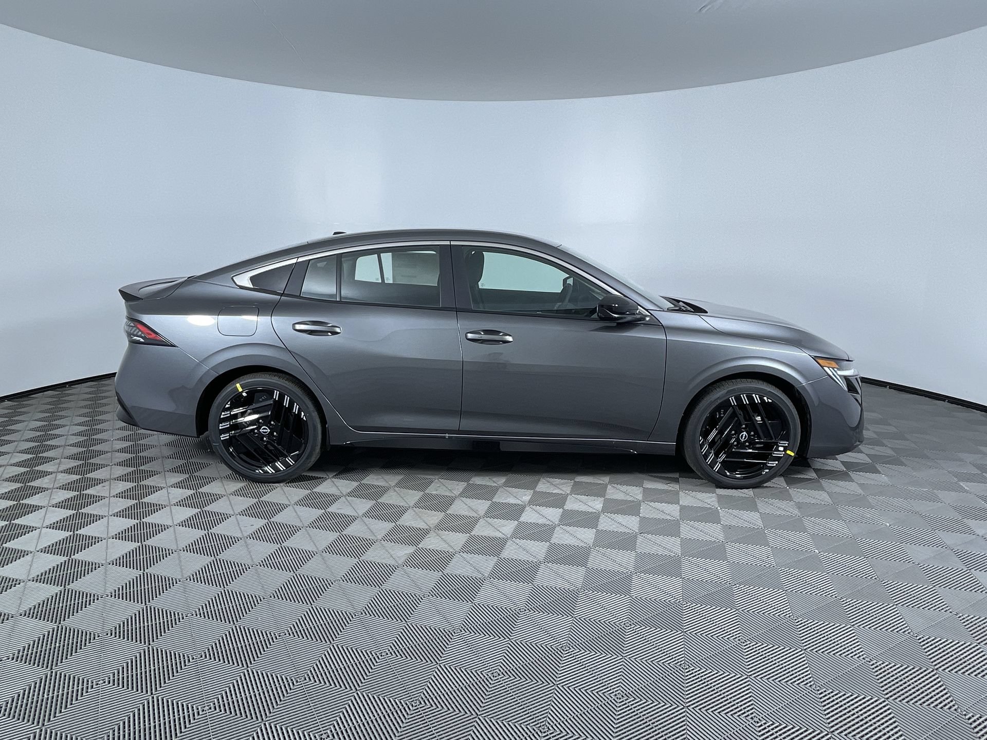 New 2027 Nissan Sentra SR w/ SR All Weather Package FWD image 10