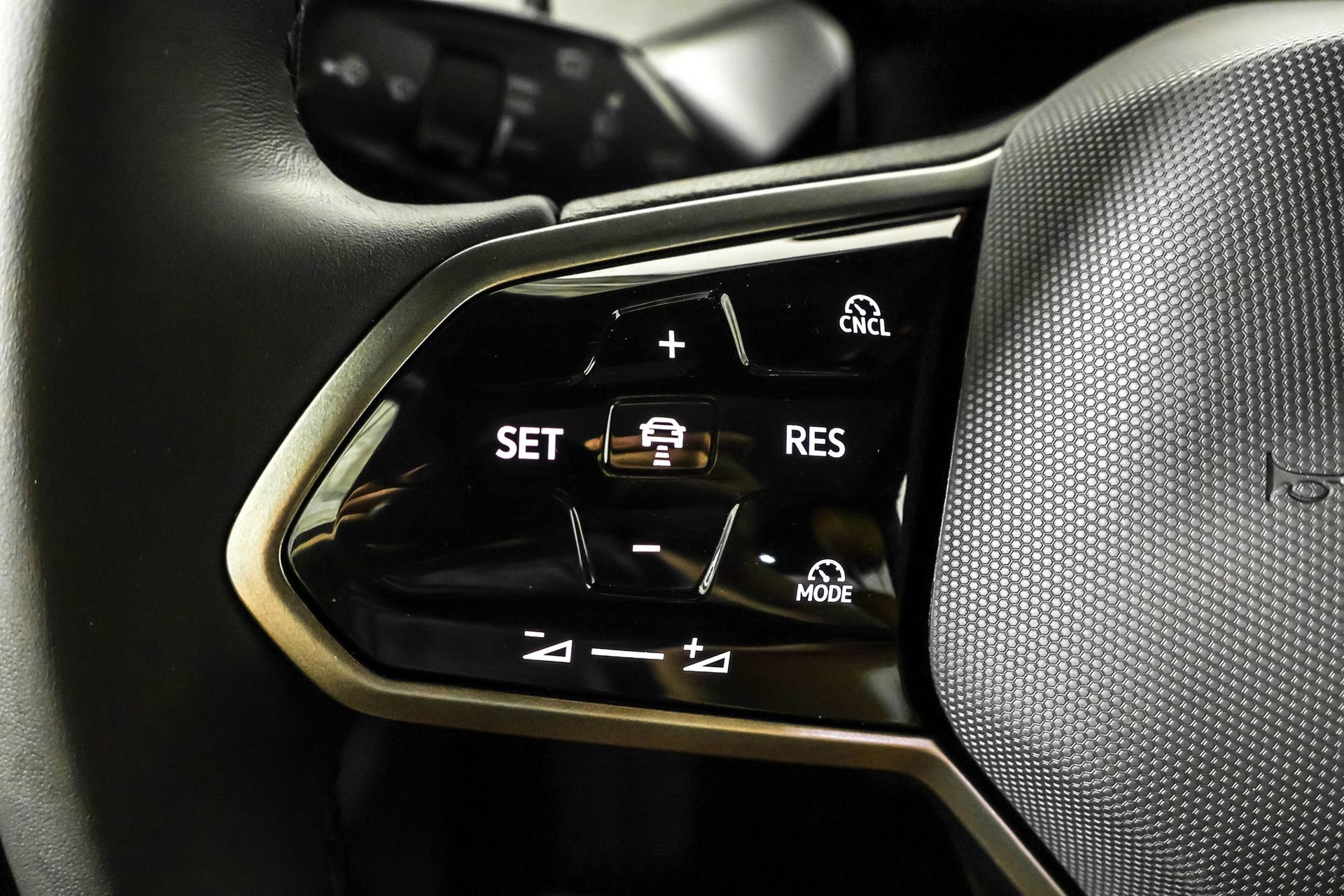 New 2025 Volkswagen ID. Buzz Pro S Plus image 25