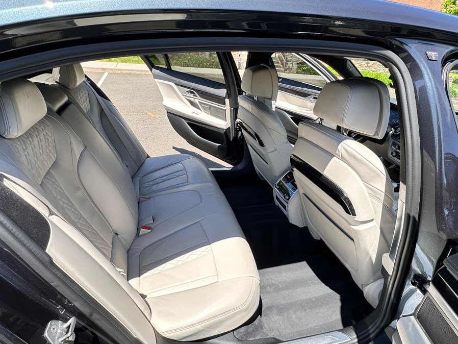 Used 2016 BMW 750i xDrive AWD/4WD image 28