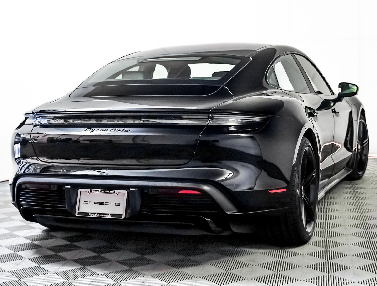 Certified 2021 Porsche Taycan Turbo image 10